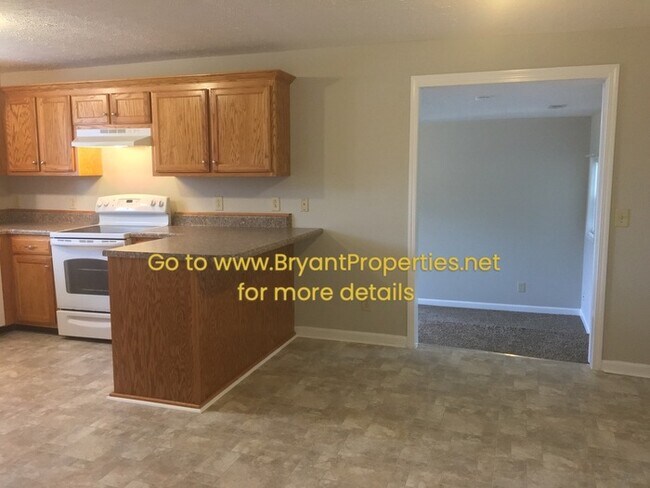 Building Photo - 732 Yowell Ave