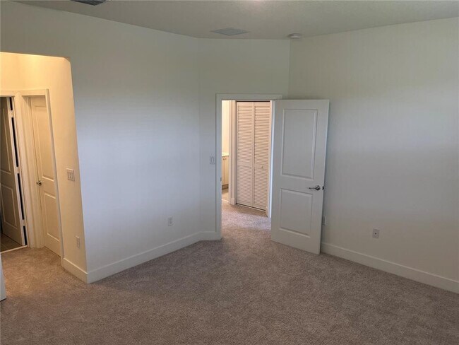 Building Photo - 5542 Agostino Way