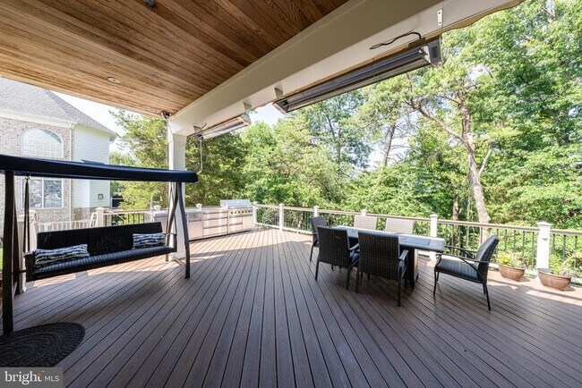 Building Photo - 18852 Ridgeback Ct