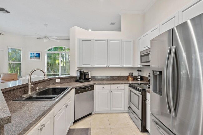 Building Photo - 7719 Azalea Ct