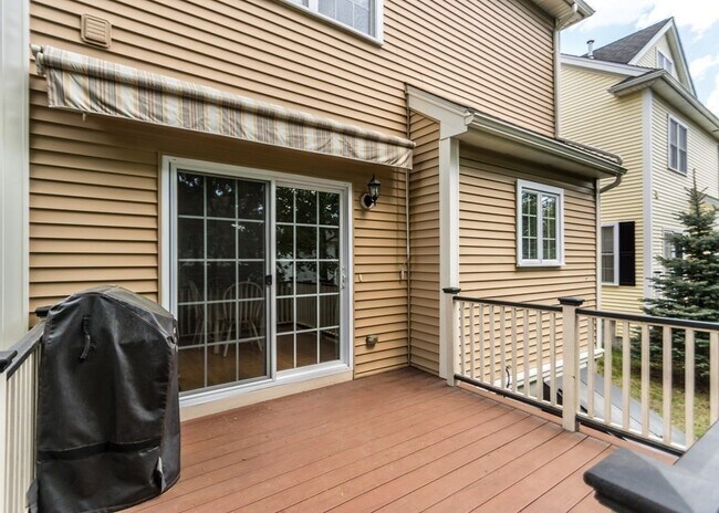 Building Photo - 67 Trimount Ave