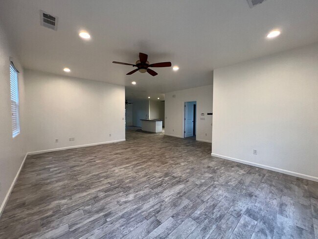 Building Photo - 2724 Tecopa Ave