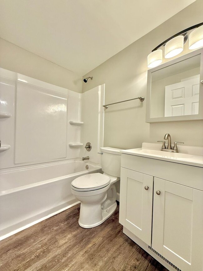 Building Photo - 501 Orangewood Dr