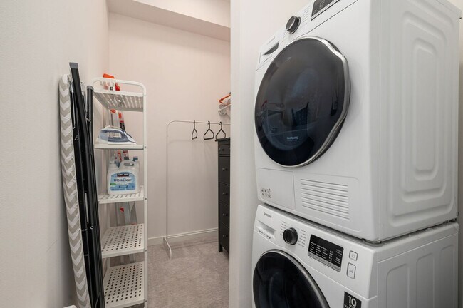 Building Photo - 6125 Sand Point Way NE