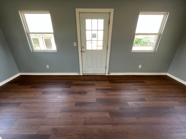 Building Photo - 1717 E North St