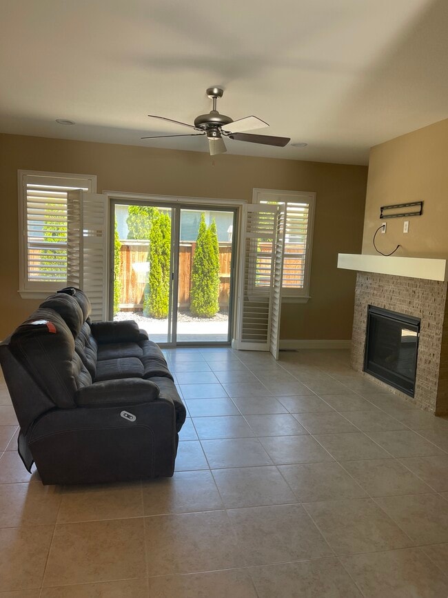 Building Photo - 1355 Cedar Creek Cir