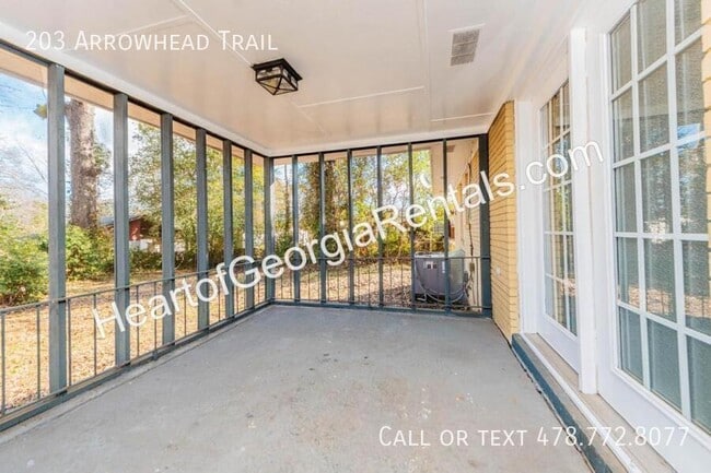 Building Photo - 203 Arrowhead Trl