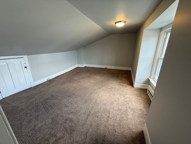 Building Photo - 410 Wolf Ave