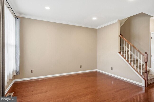 Building Photo - 53 Overlook Dr