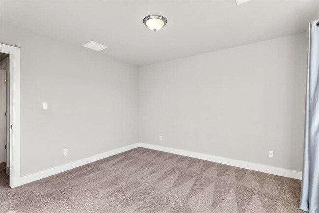 Building Photo - 710 Arrow Point Dr