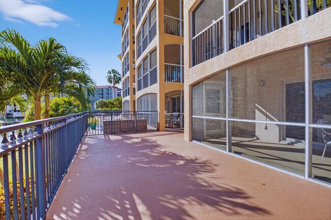 Building Photo - 2871 N Ocean Blvd