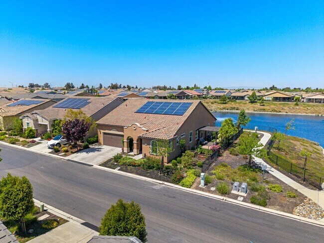Building Photo - 377 Silver Ridge Dr