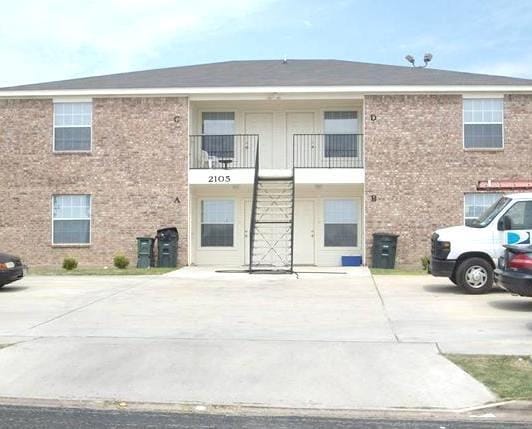 Building Photo - 2105 Jennifer Dr