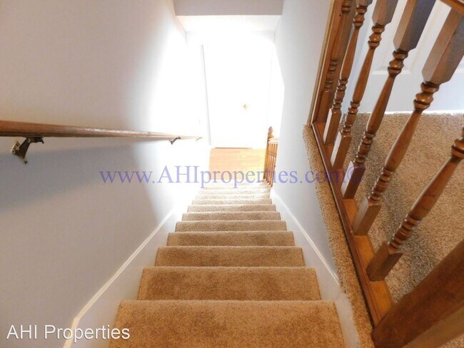 Building Photo - 3 br, 1.5 bath House - 2540 Hampstead Drive
