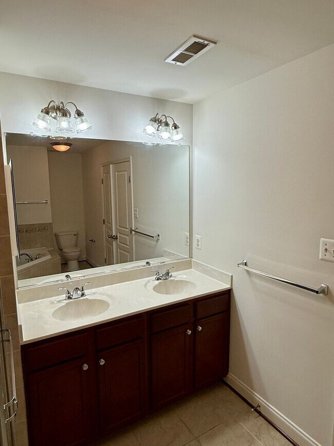 Building Photo - Spacious 4-Bedroom Townhome with Garage in Prime Columbia/Elkridge Location- PENDING APPLICANT