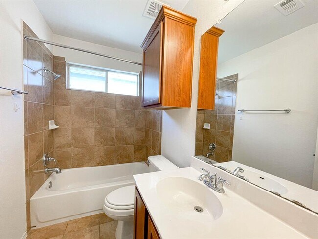 Building Photo - 14213 Willow Tank Dr