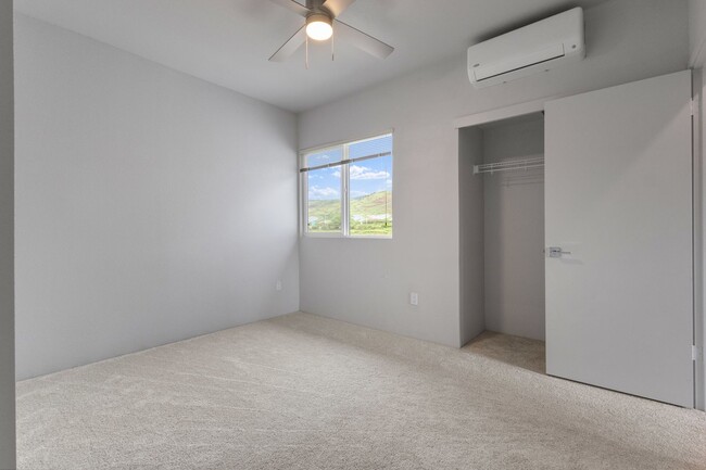Building Photo - Modern Townhome Living in Ho’opili