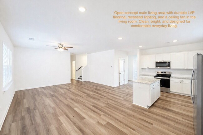 Building Photo - Like New 5 Bedroom Home with Community Amenities