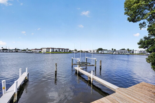 Building Photo - 624 Southwind Cir
