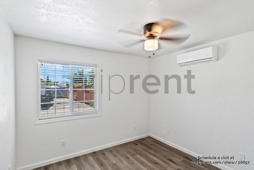 Building Photo - 629 Pelican Ct