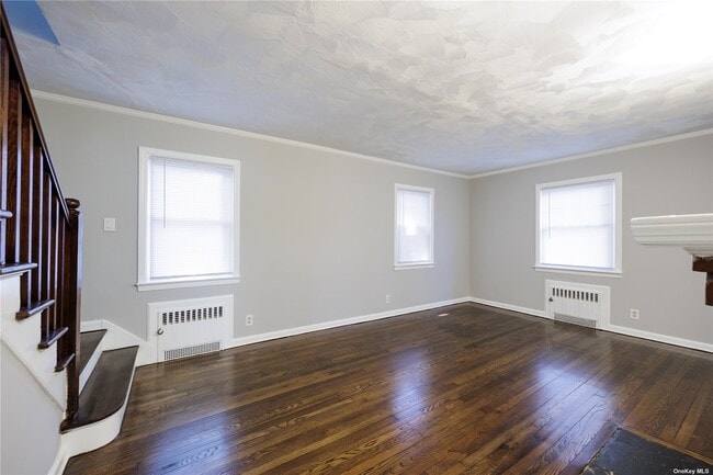 Building Photo - 835 Peninsula Blvd