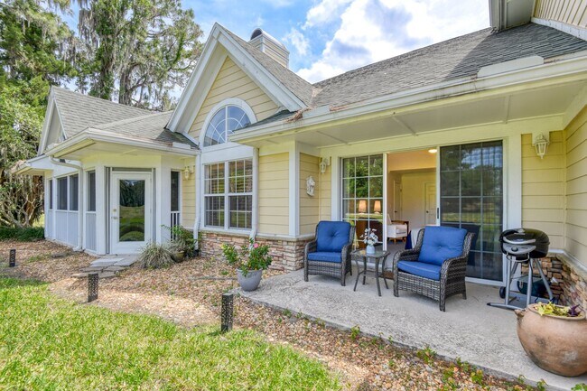 Building Photo - Luxury 3-bedroom - 4 bath with garage