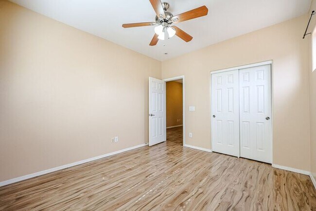 Building Photo - BEAUTIFUL 4 BEDROOM, 2.5 BATH WITH A POOL IN THE HEART OF GILBERT