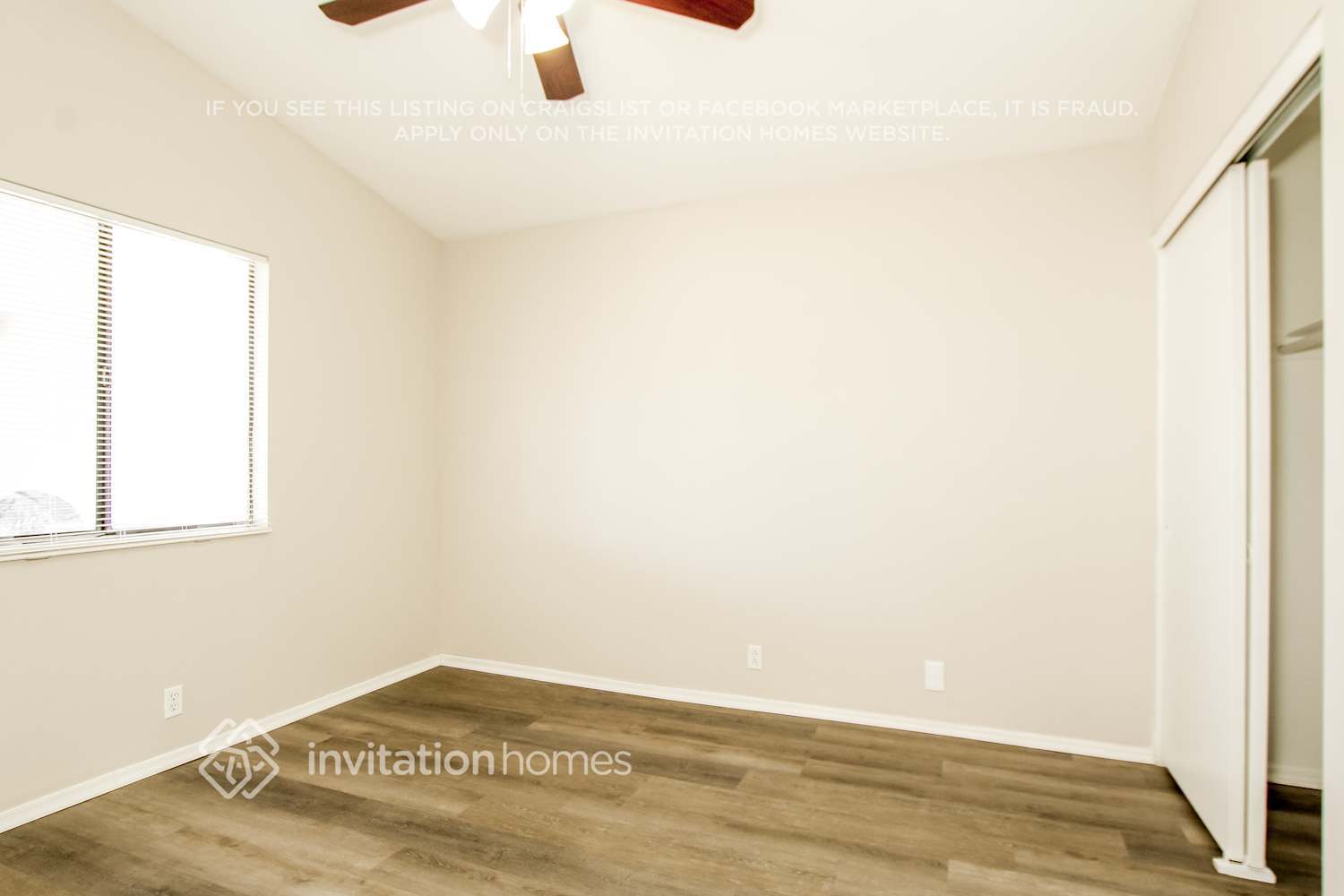 Building Photo - 8910 W Vale Dr