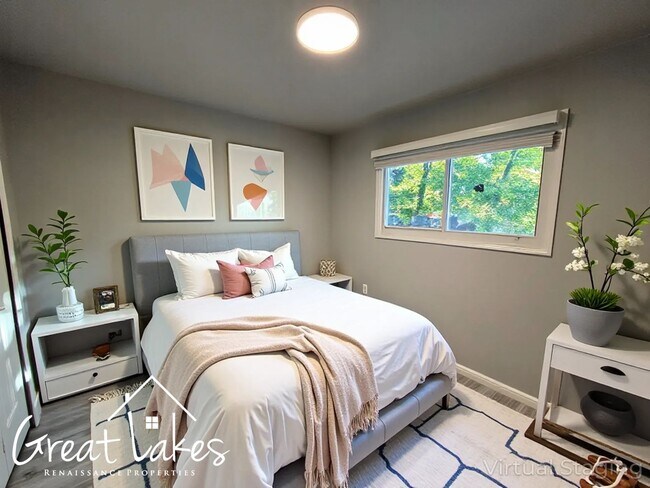 Building Photo - Beautiful 2 Bedroom 1 Bathroom now available for rent