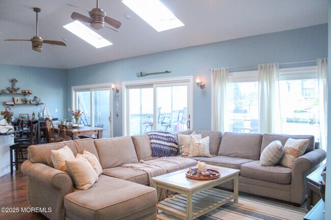 Building Photo - 3428 Maritime Dr