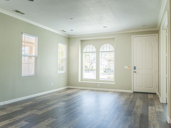Building Photo - 329 Kiawah River Dr