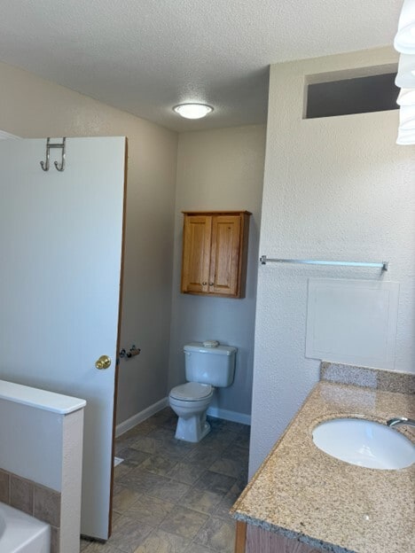 master bath with shower & tub - 801 Box Canyon Rd