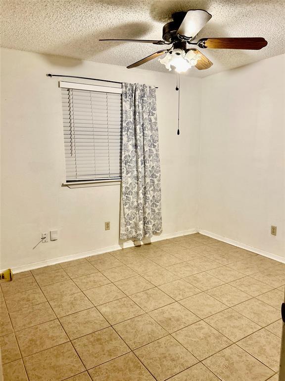 Building Photo - 14411 Cypress View Dr