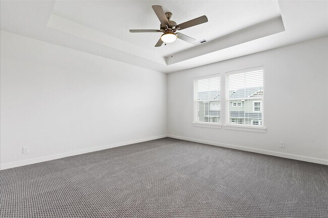 Building Photo - 11016 W Portola St