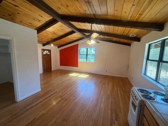 Building Photo - 100 Baldwin Lake Cir