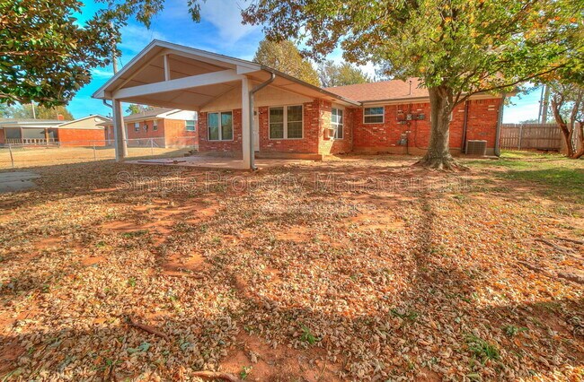 Building Photo - 120 N Ranchwood Blvd