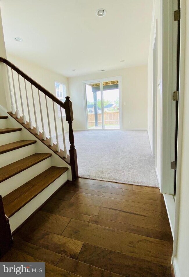 Building Photo - Stylish Townhome Living in Desirable Ashburn Community