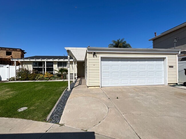 Building Photo - Welcome Summer in this Serra Mesa GEM!