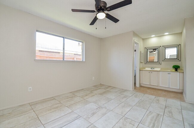 Building Photo - 522 Whippoorwill Dr