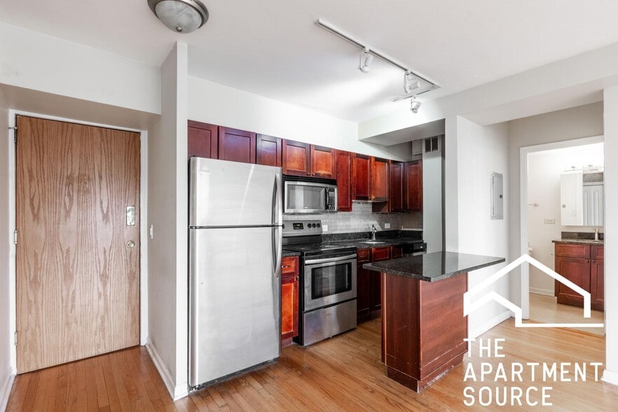 Building Photo - 4180 N Marine Dr