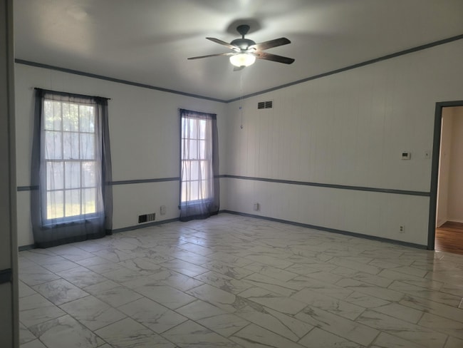 Building Photo - 7945 Habersham Ln