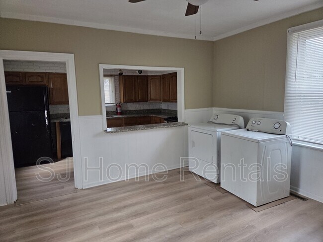 Building Photo - 649 Bordentown Rd