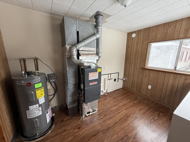 Building Photo - 13441 Harold Ave