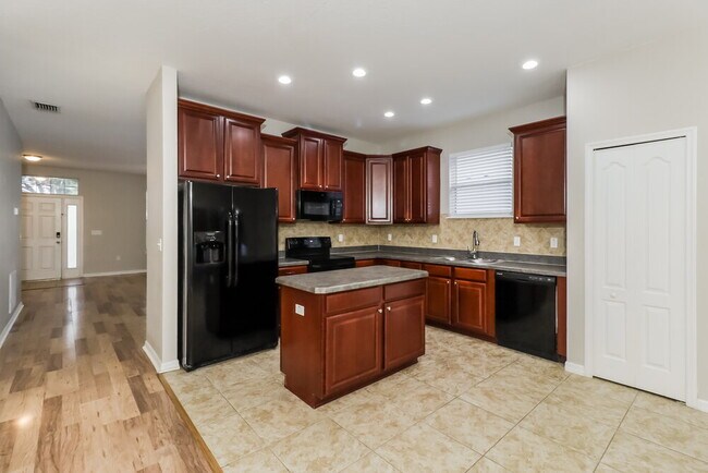 Building Photo - 11832 Colony Lakes Blvd