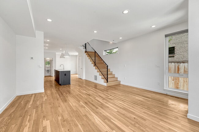 Building Photo - 1231 Newton St