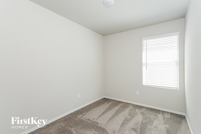 Building Photo - 10719 Prusiner Dr