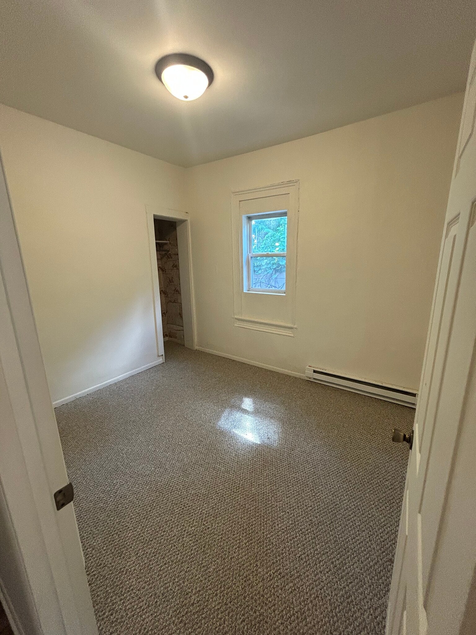 Building Photo - 729 Chippewa St
