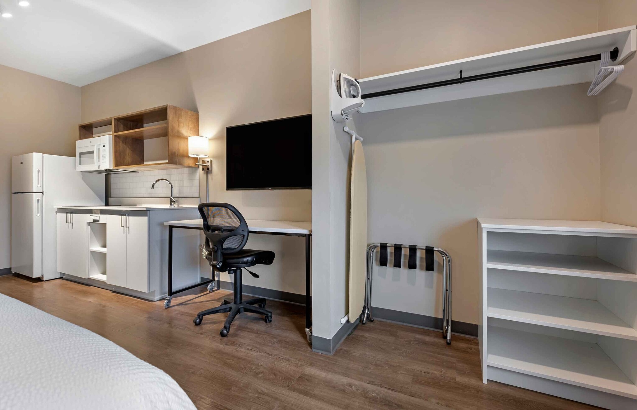 Building Photo - Furnished Studio-Charlottesville