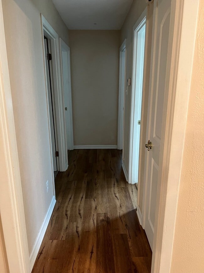 Building Photo - 110 Oleander St