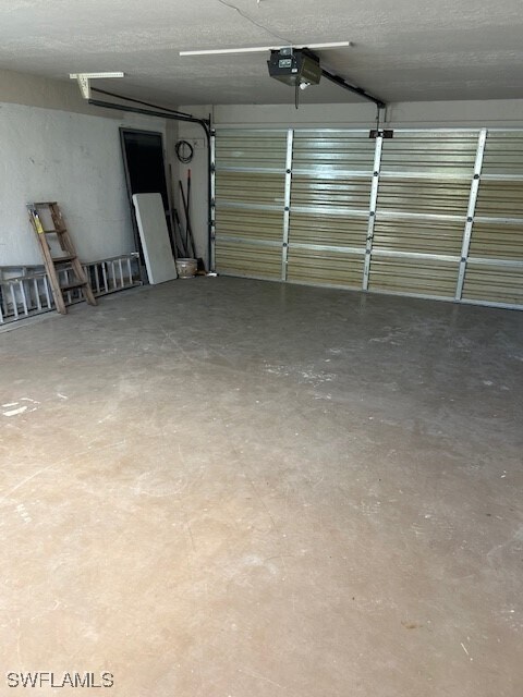 Building Photo - 6128 Cocos Dr